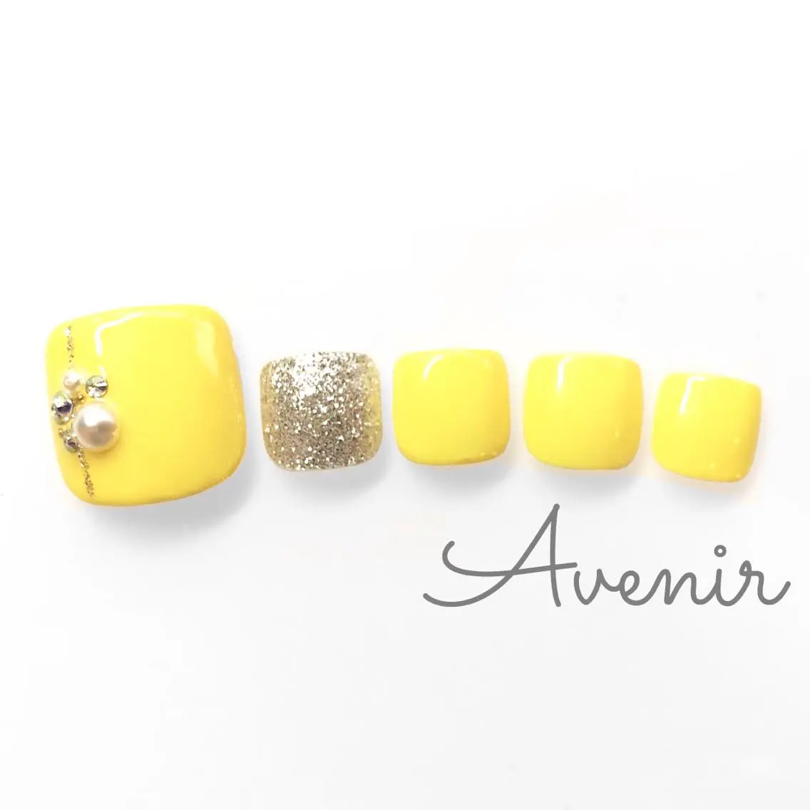 ネイル フットネイル Avenir 表参道 nail＆eye予約のネイルデザイン