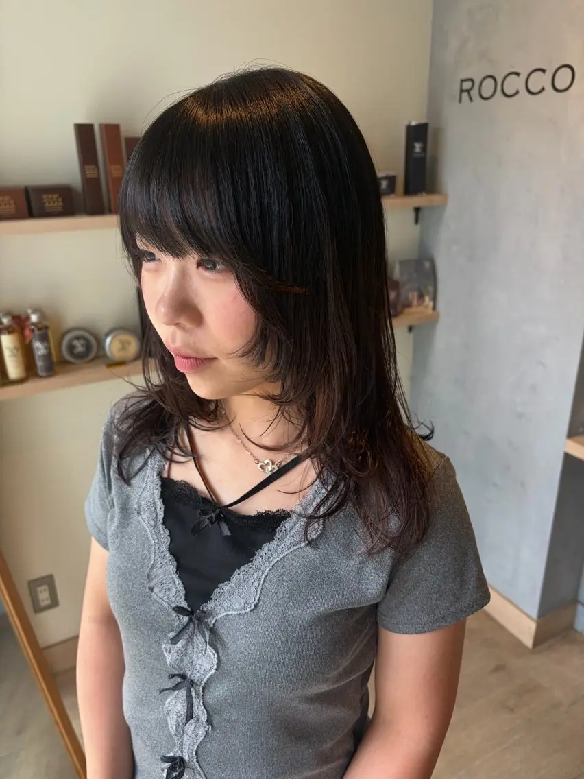 セミロング カット ヘアカラー ROCCO アイナ/ レイヤー透明感カラーのヘアスタイル