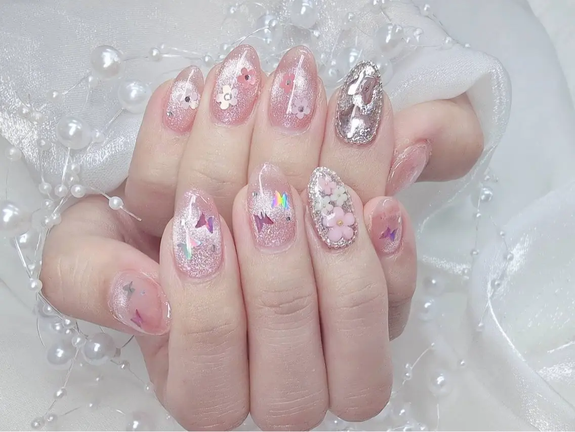 ネイル 長さ出し フラッシュネイル フレンチネイル キラキラネイル ラメ(グリッター) Chouette ここのネイルデザイン