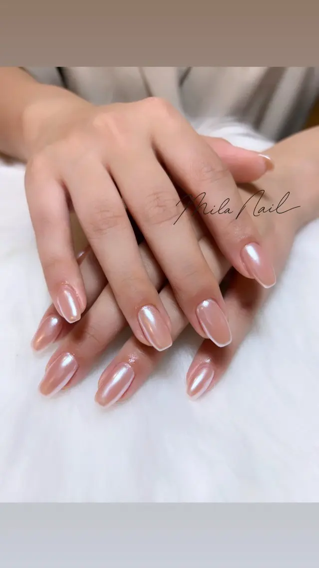 ネイル オーロラネイル ミラーネイル ワンカラーネイル ピンク シンプルネイル ハンドネイル Mila Nailのネイルデザイン