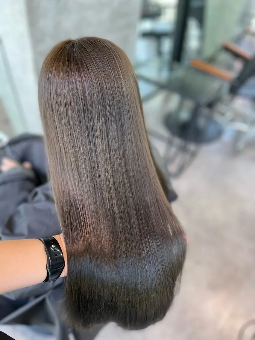 ロング カラー グレージュ ハイトーンカラー オリーブグレージュ オリーブグレー 髪質改善/堀江 ケアカラーtoshiのヘアスタイル
