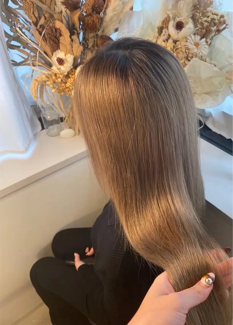 ロング カラー カット ヘアカラー 髙野 未衣菜のヘアスタイル