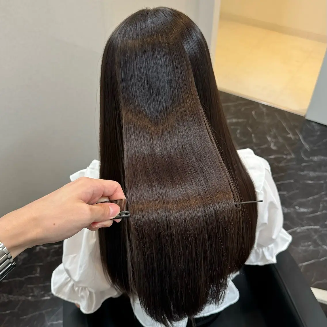 ロング カラー パーマ ヘアアレンジ メンズ キッズ メンズ韓国風 黒髪 ブルーカラー ブルーブラック レッドカラー 髪質改善Ⅰ透明感 艶カラーⅠたつやのヘアスタイル