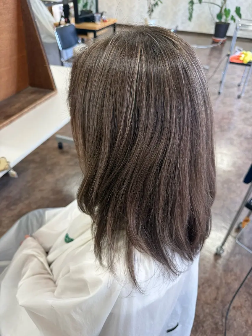 カラー 黒木 芽生のヘアスタイル