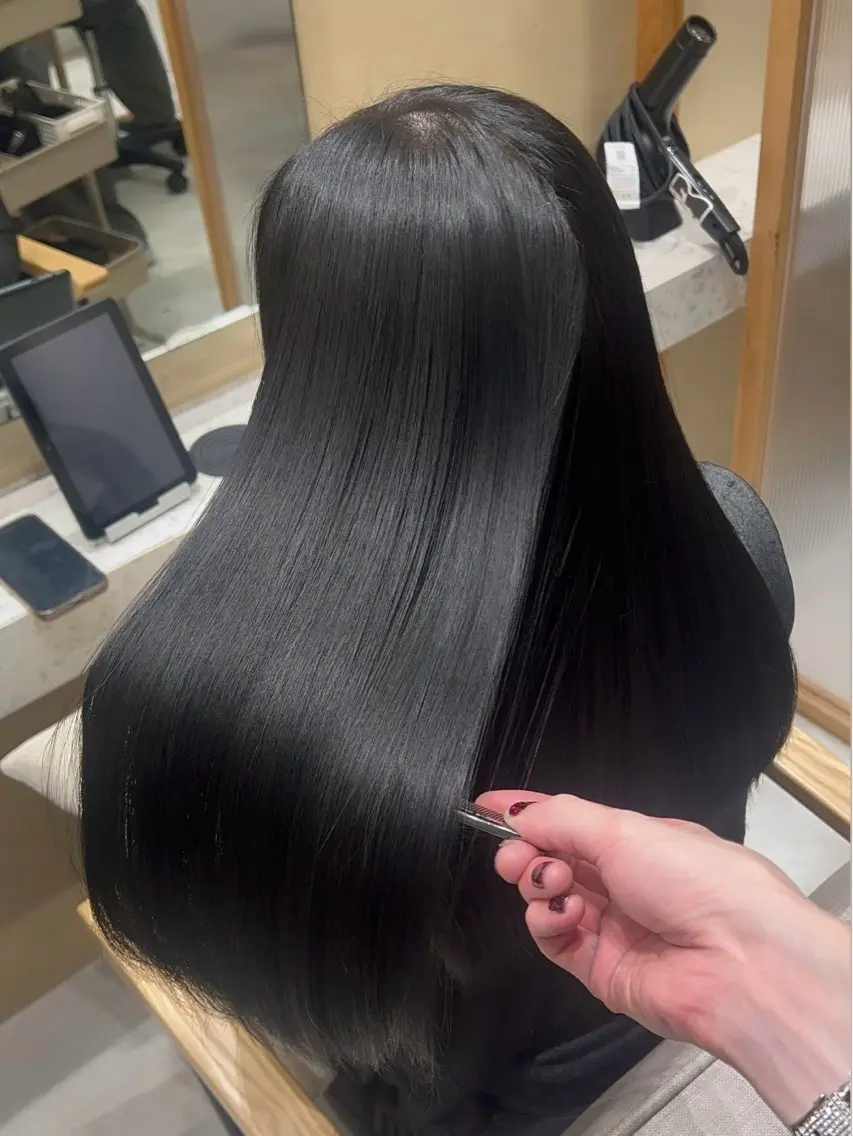 ✂️前髪の癖が気になる方✂️Premium艶髪ストレート(前髪縮毛矯正)+顔周りカットの写真