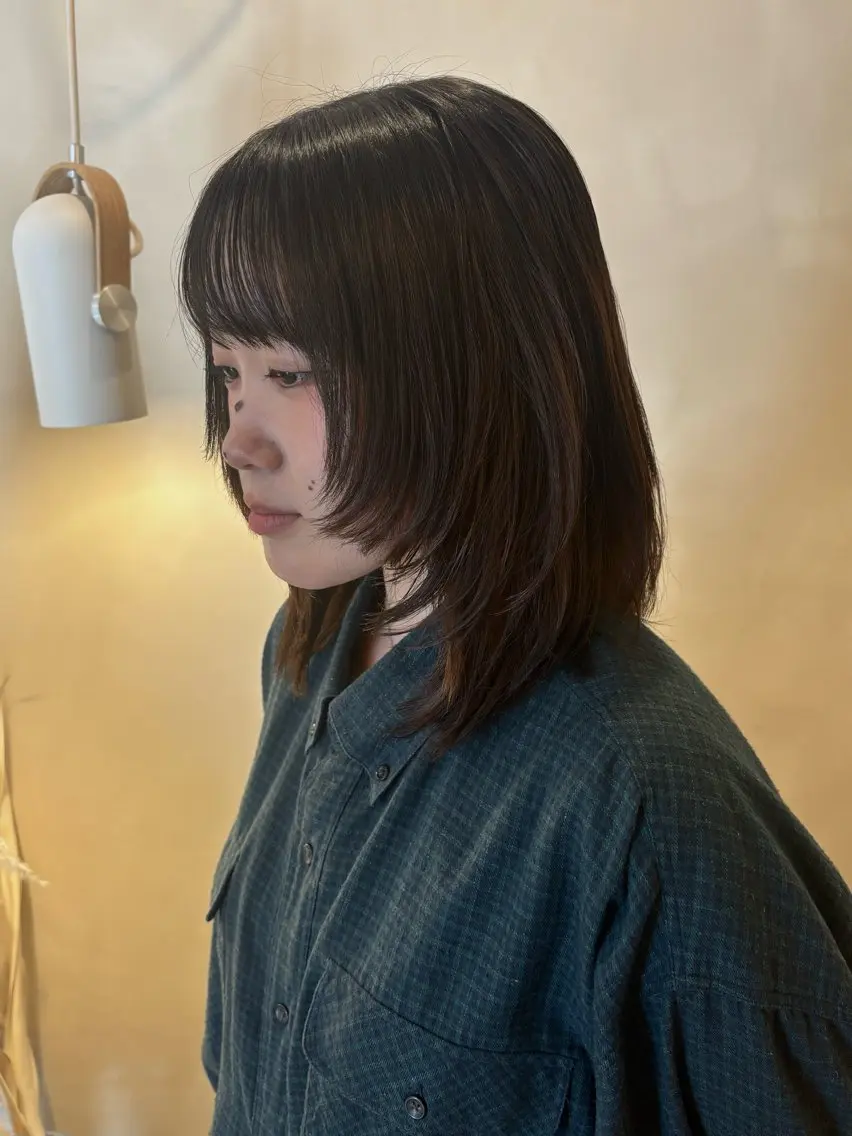 ミディアム ミディアムレイヤー レイヤーカット カット シンバヒナノ/パーマ レイヤー/髪質改善のヘアスタイル