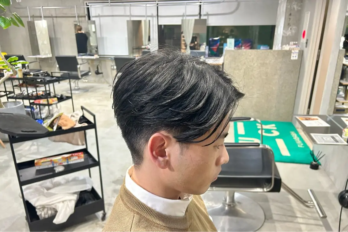 ショート メンズ センターパート メンズパーマ✨️村越 雄斗のヘアスタイル