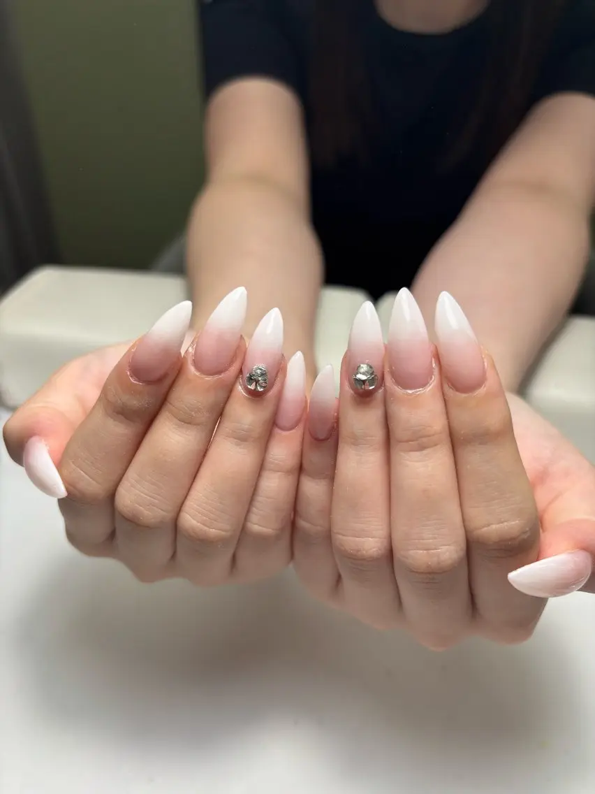 ネイル PEEKABOO京橋 .Minoriのネイルデザイン