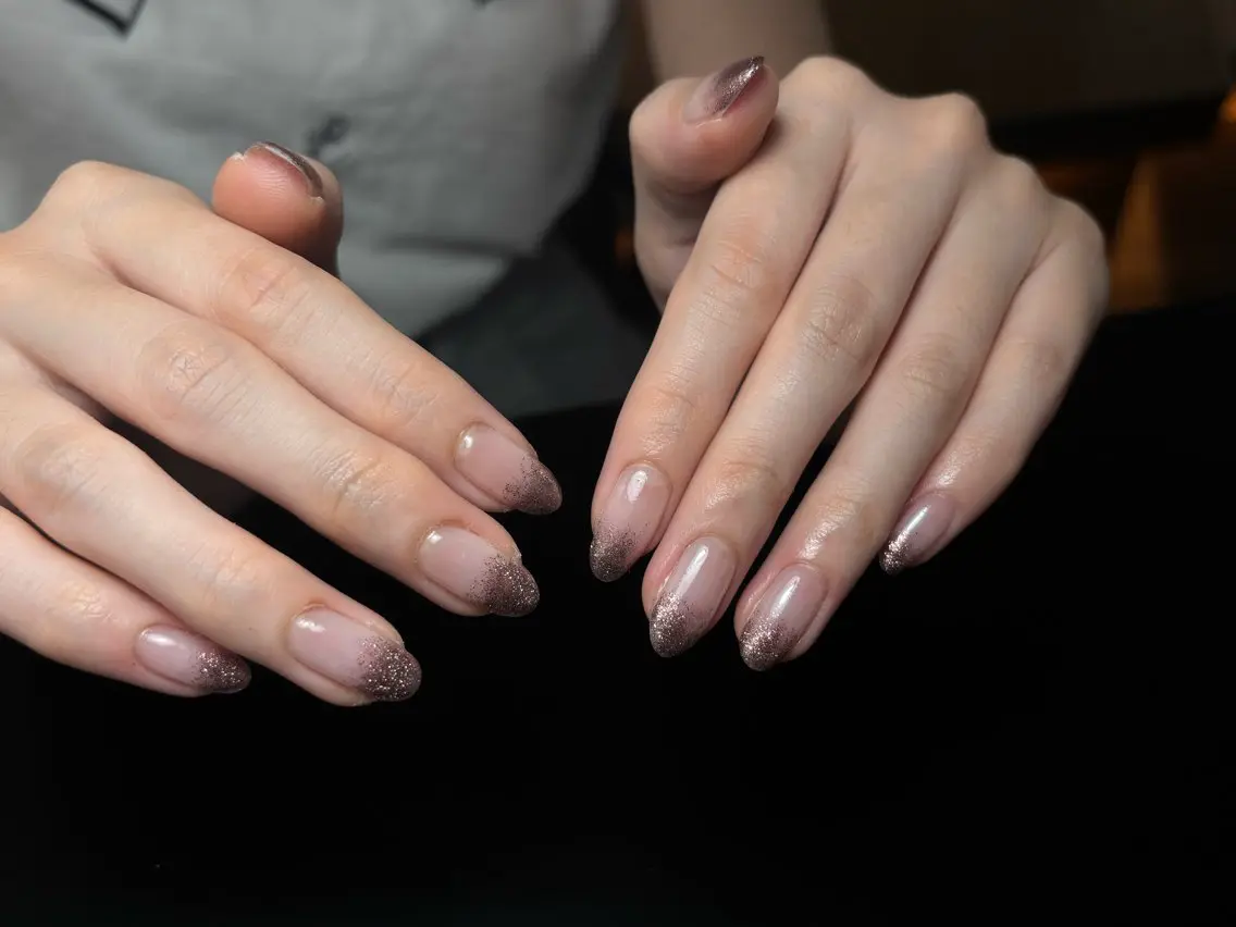 ネイル グラデーション キラキラネイル ラメ(グリッター) ラメグラデーション ハンドネイル D.d nail Rina🌺🖤のネイルデザイン