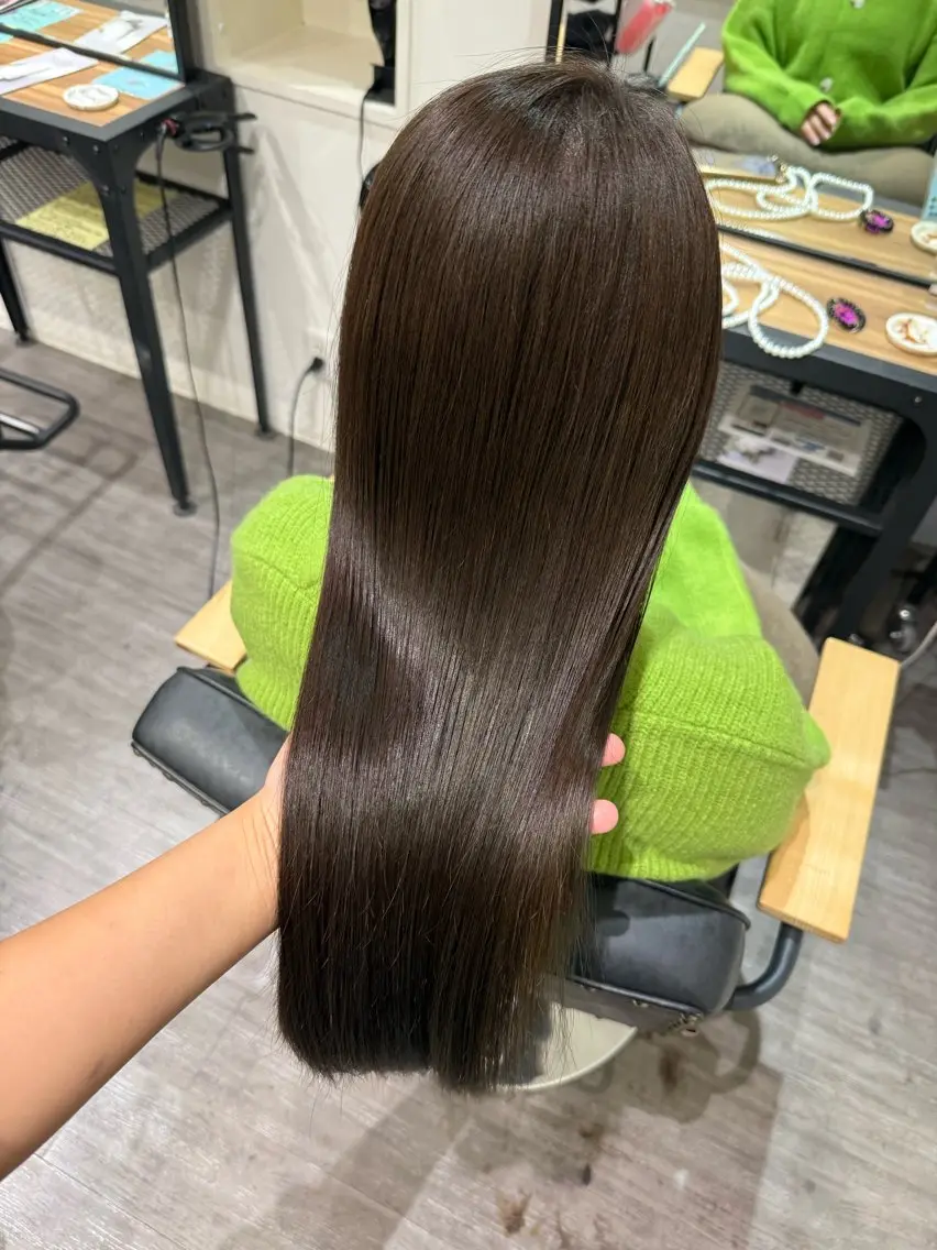 セミロング カラー グレージュ オリーブグレージュ オリーブグレー カット ヘアカラー トリートメント 艶髪レイヤー上田 紗也🇰🇷💗のヘアスタイル