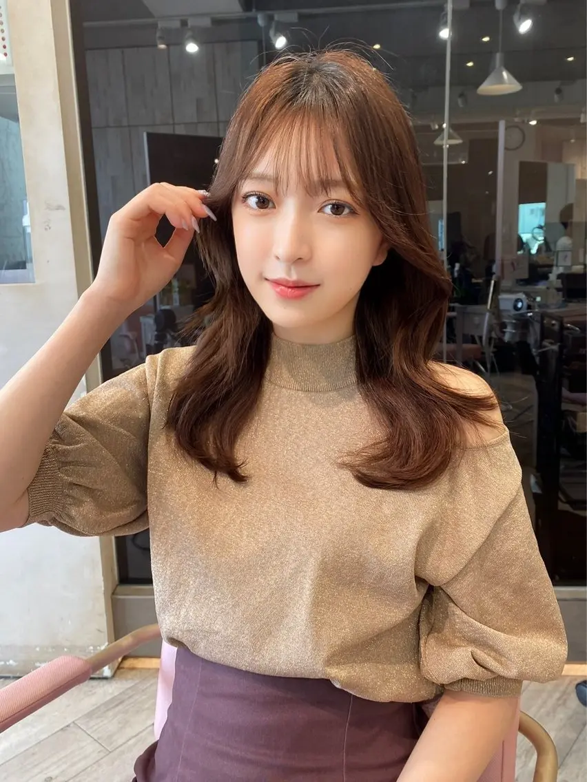 セミロング くびれヘア エギョモリ ヨシンモリ 韓国風ヘア レイヤーカット 似合わせレイヤー モテカラー🤍三科のヘアスタイル