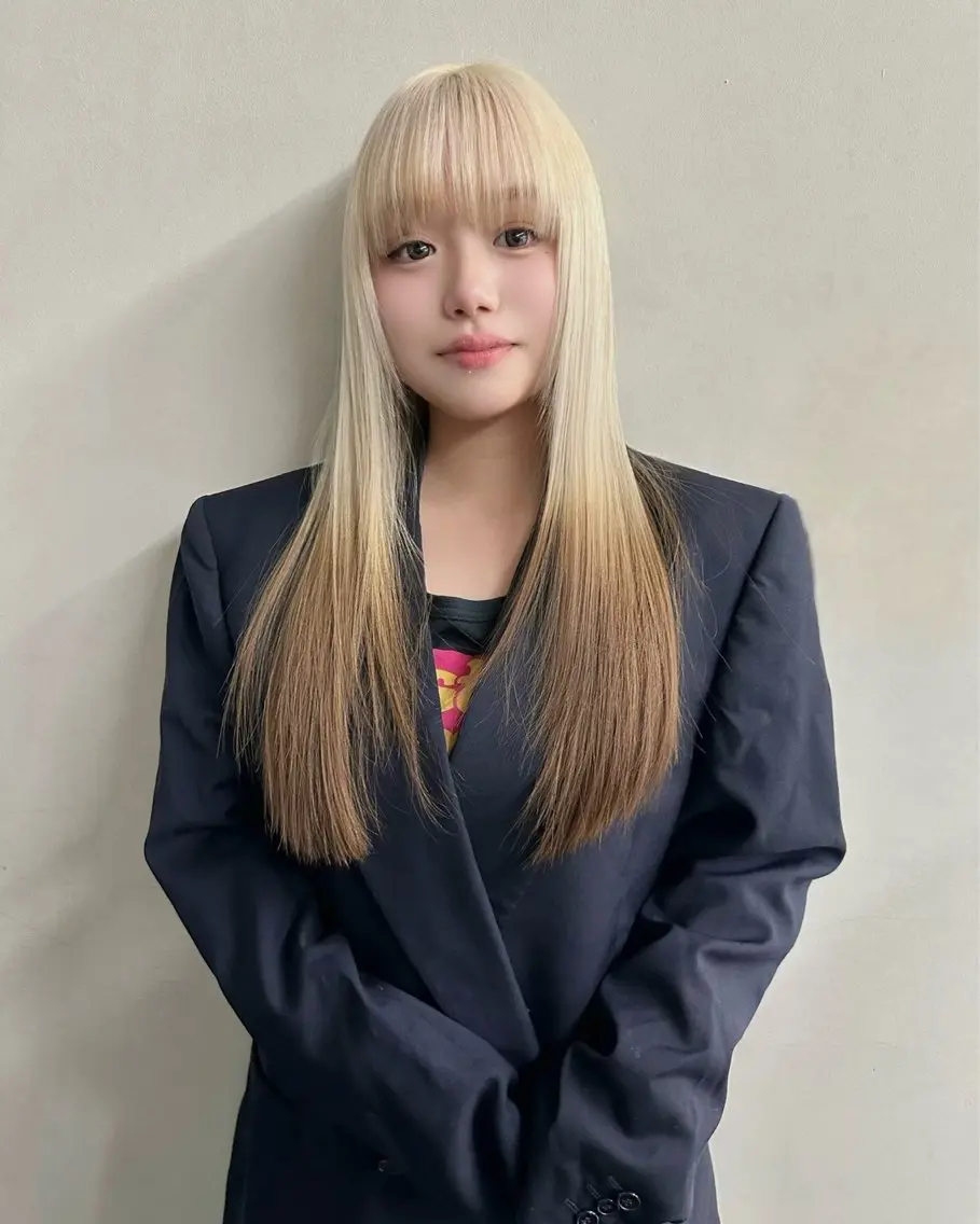 ロング カラー ブリーチ ブロンド デザインカラー ホワイトブロンド ヘアカラー ブリーチ/ベージュ 💕/momoaのヘアスタイル