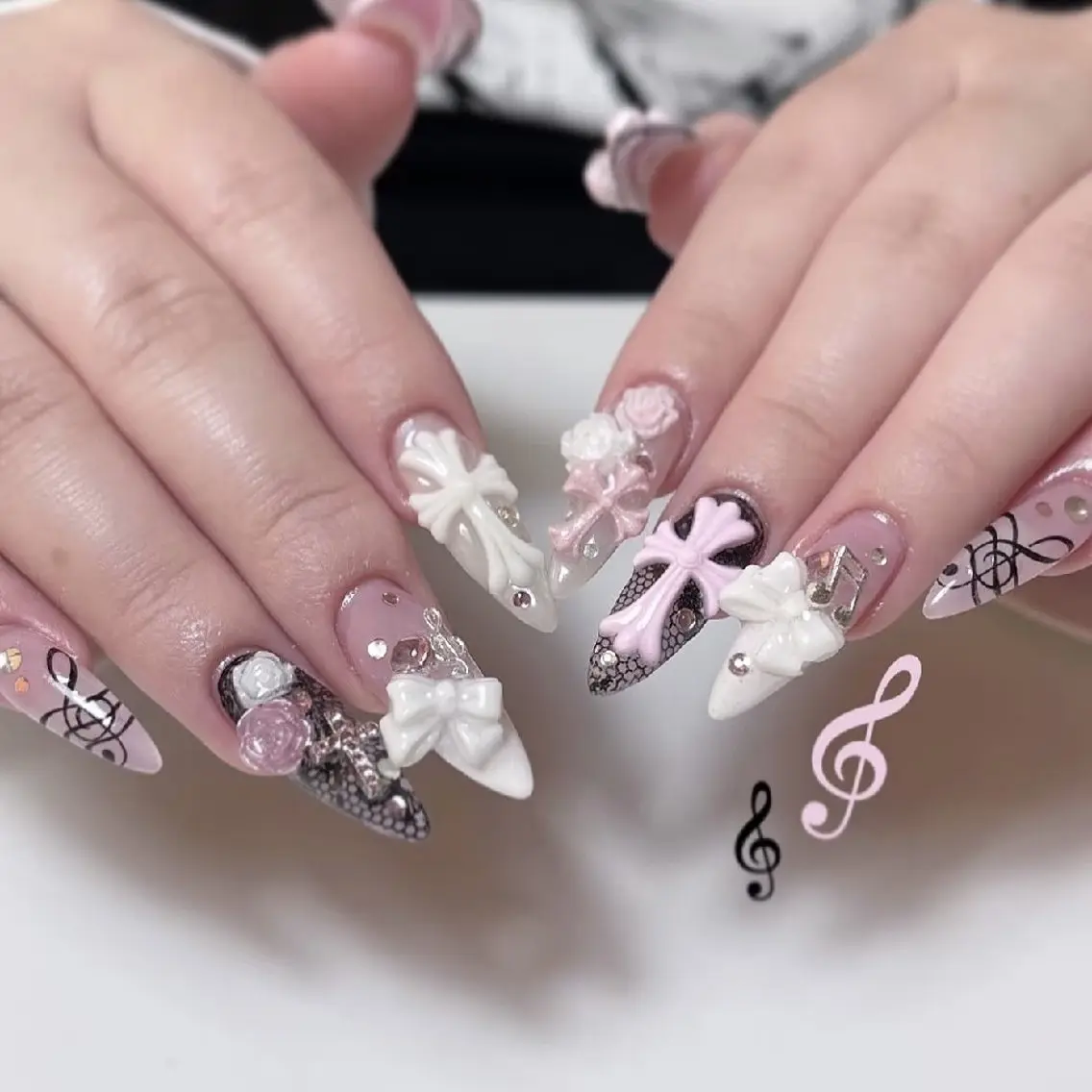 ネイル チークネイル フットネイル フレンチネイル ジェルネイル 韓国ネイル ハンドネイル UM Nail Salonのネイルデザイン