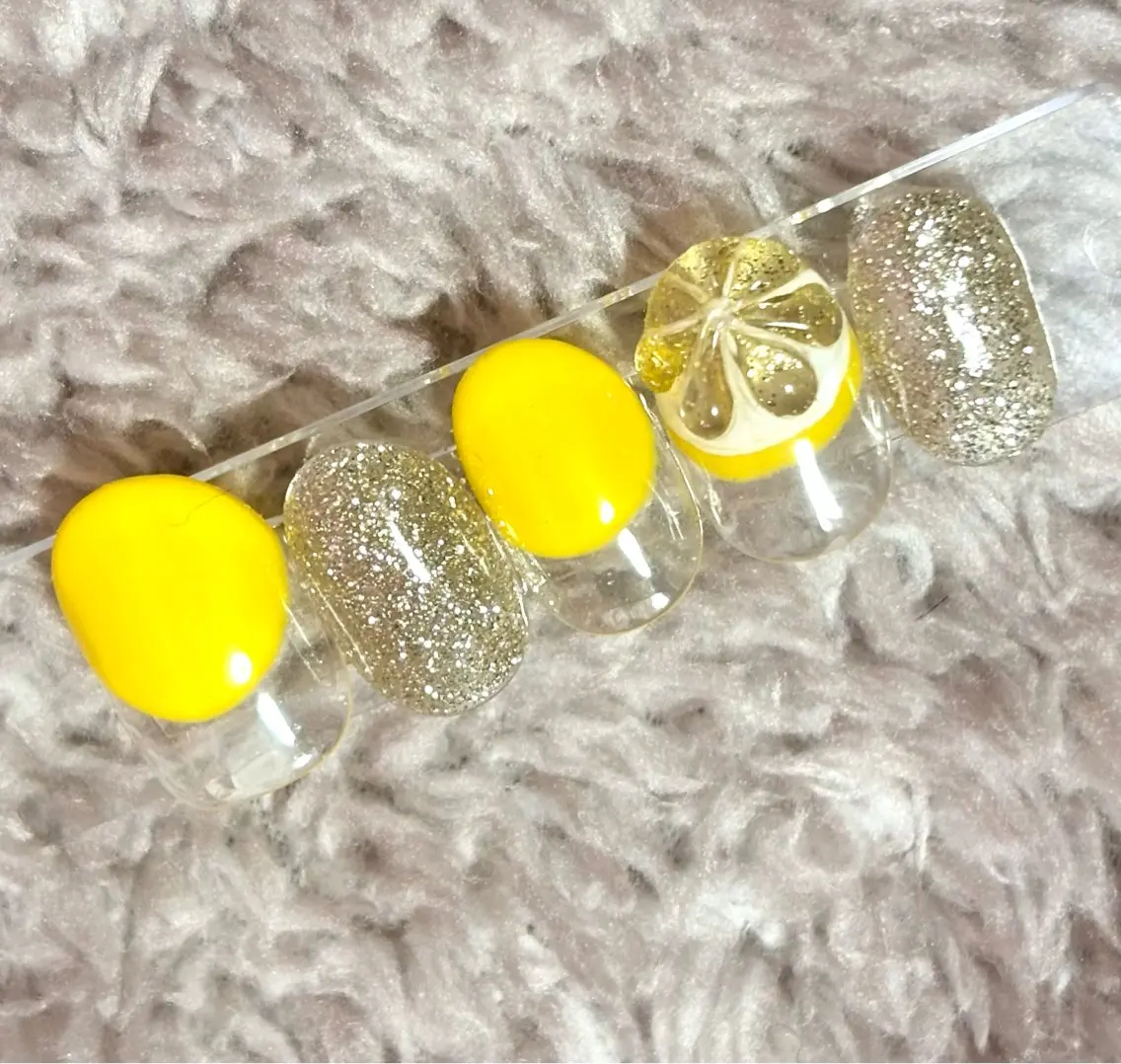 オフ無料⭐︎フレッシュレモンネイル🍋の写真