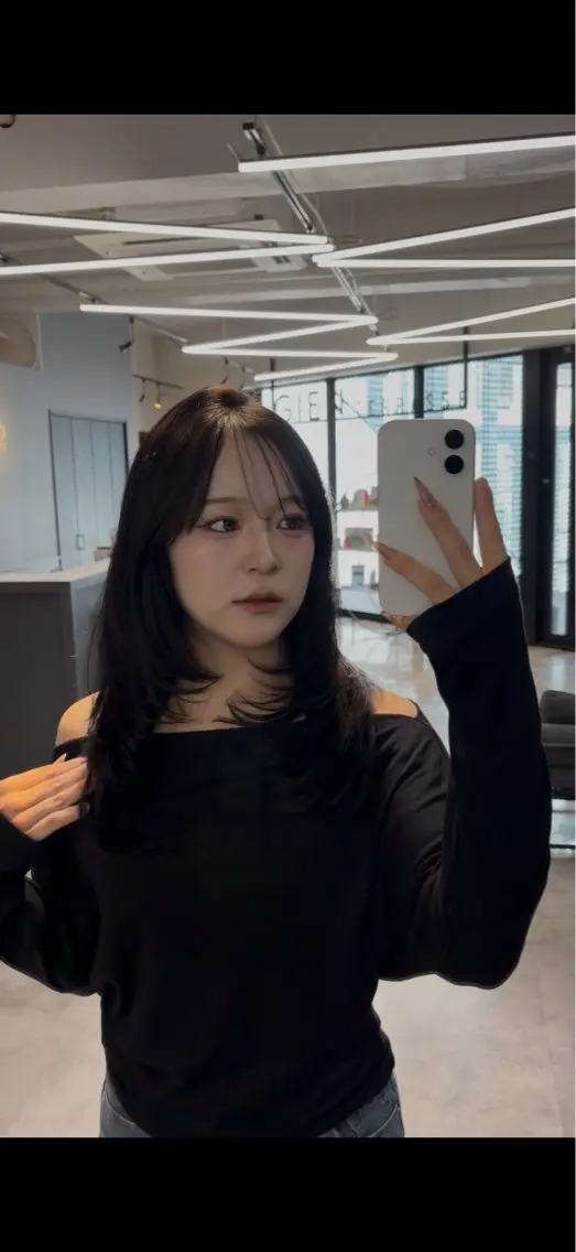 ロング 真下 瑞歩のヘアスタイル