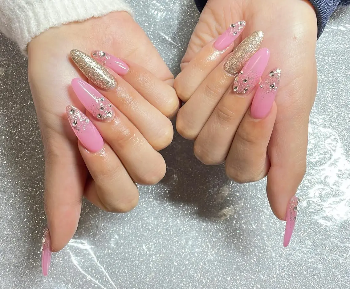 ネイル ハンドネイル VIERU 🌈🎀💖のネイルデザイン