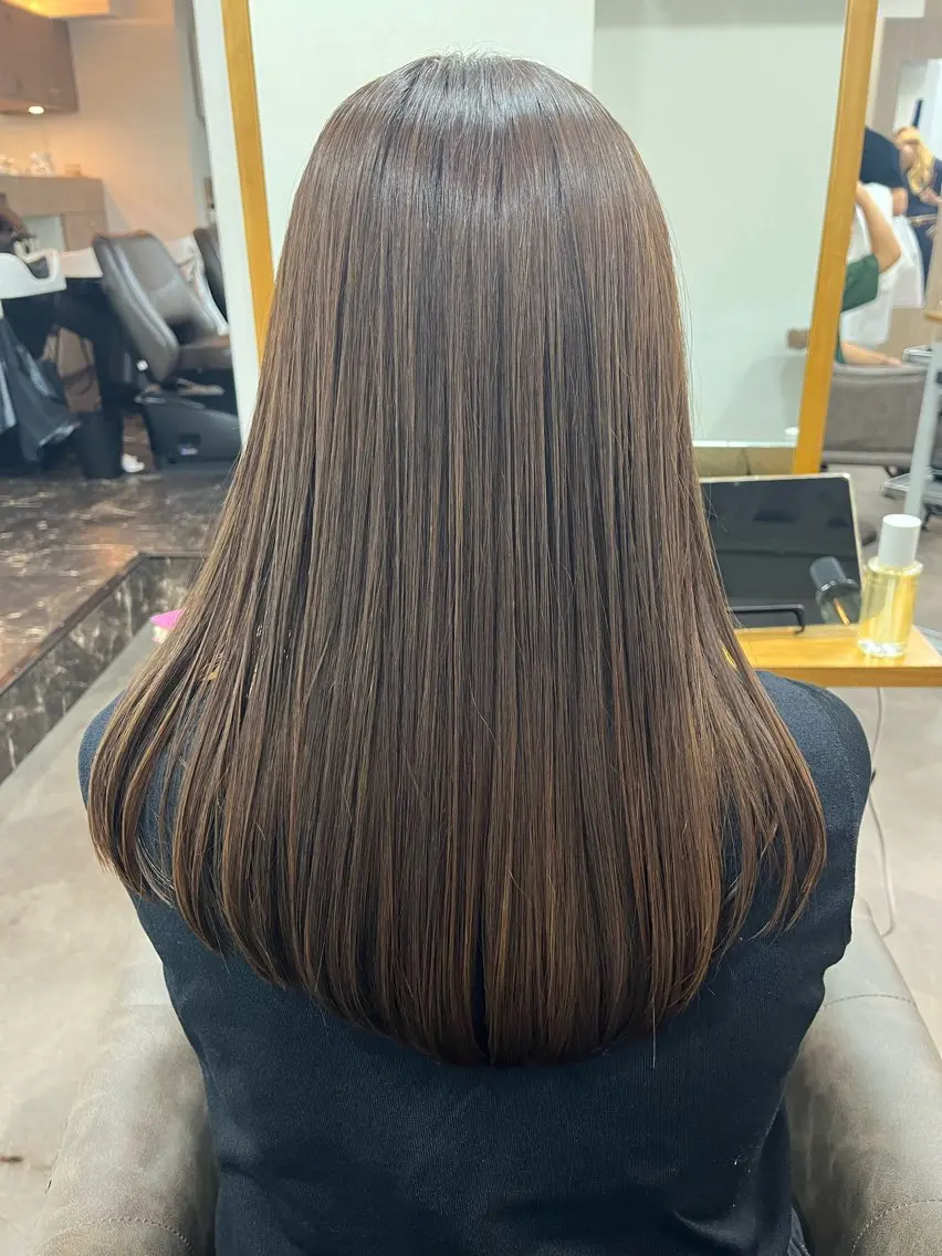 セミロング カット 縮毛矯正🌟カラー╱ ╱いいじまのヘアスタイル