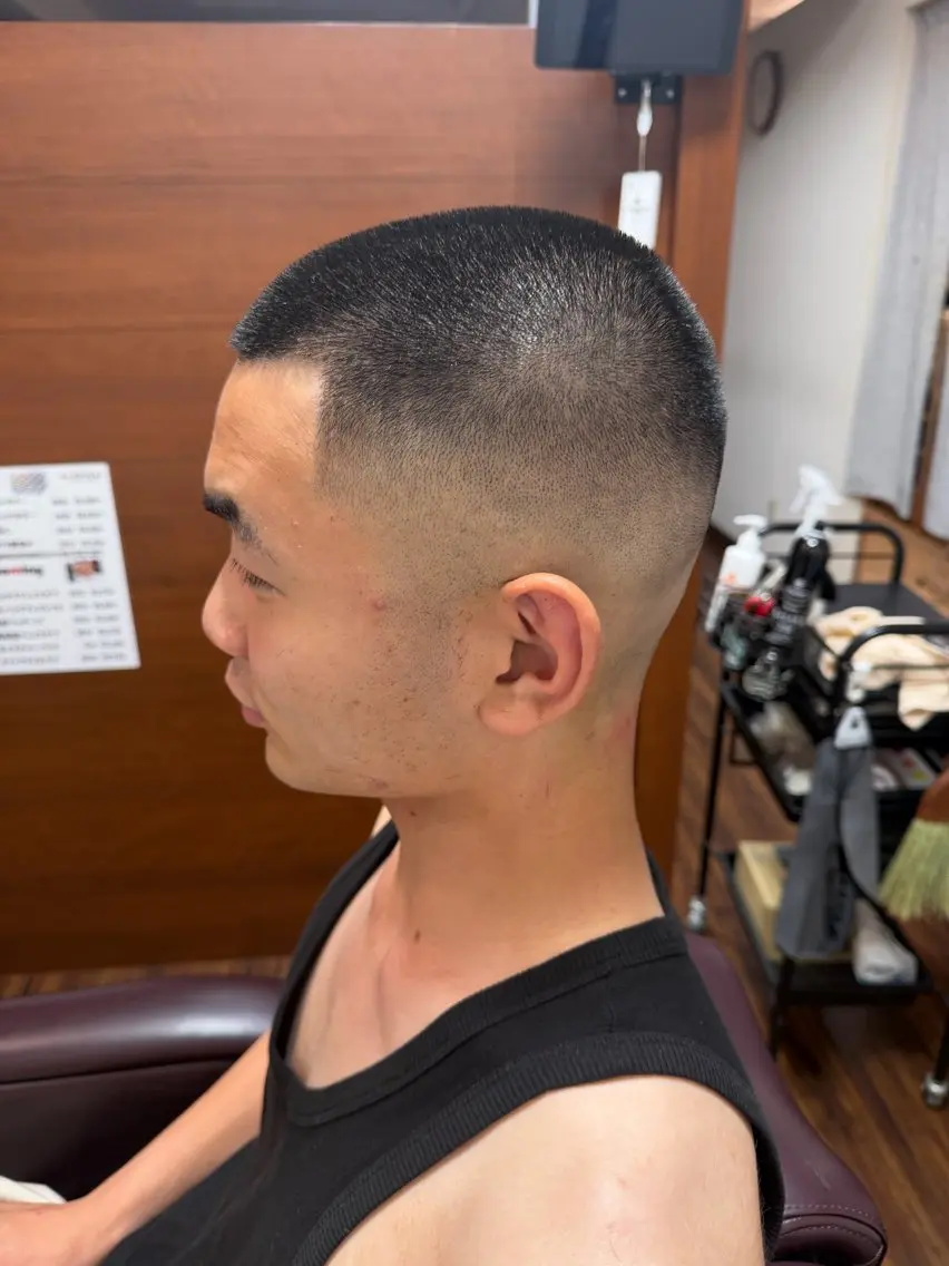 ショート メンズ 糸山 仁のヘアスタイル