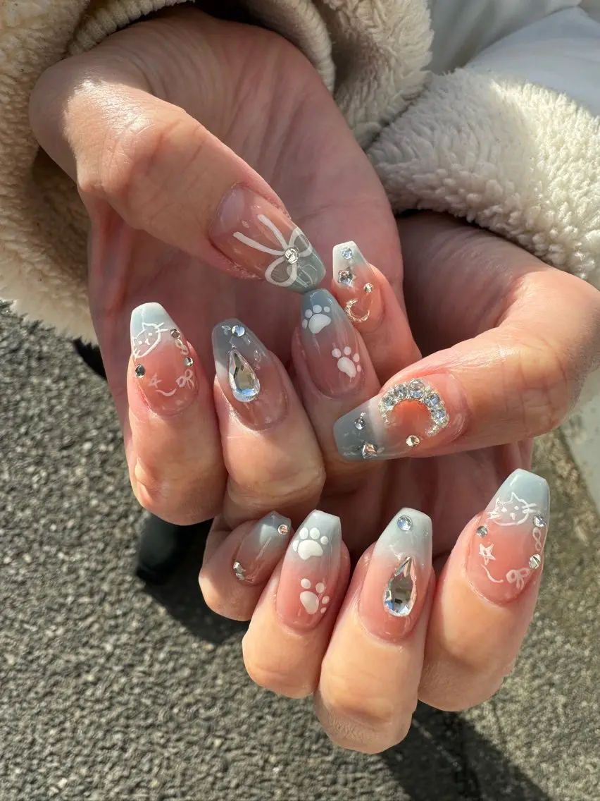 ネイル LAVISH 大和店 emi･:*+のネイルデザイン