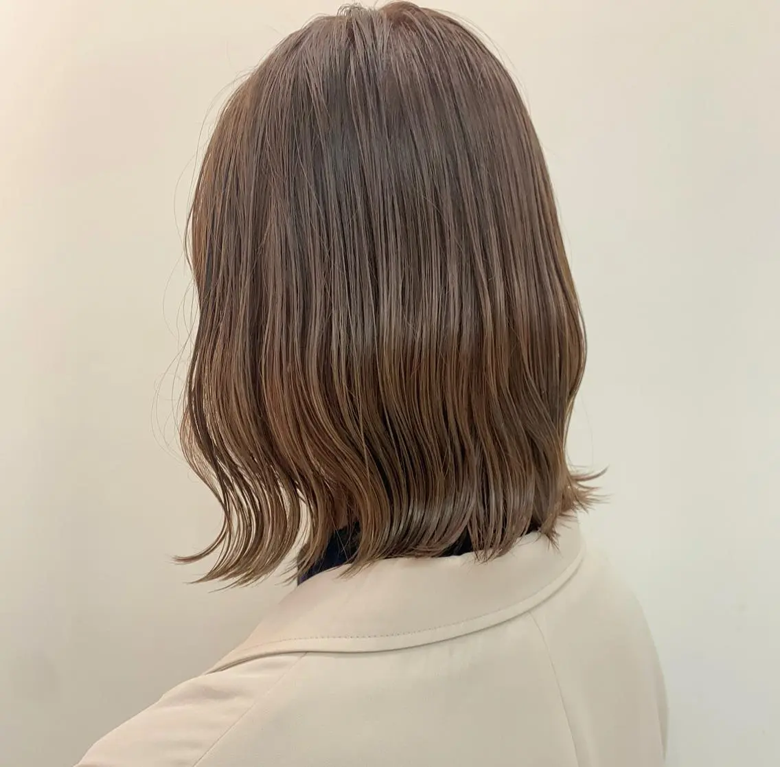 ショート カラー ベージュカラー ショコラベージュ iLi 《イリ》のヘアスタイル