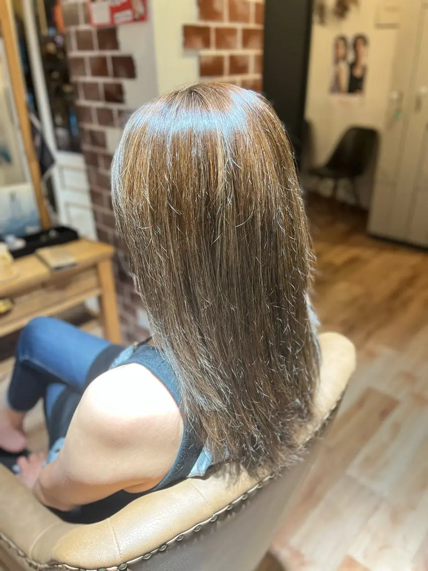 カラー ブリーチ・カットモデ ル募集中🫧高口小春のヘアスタイル