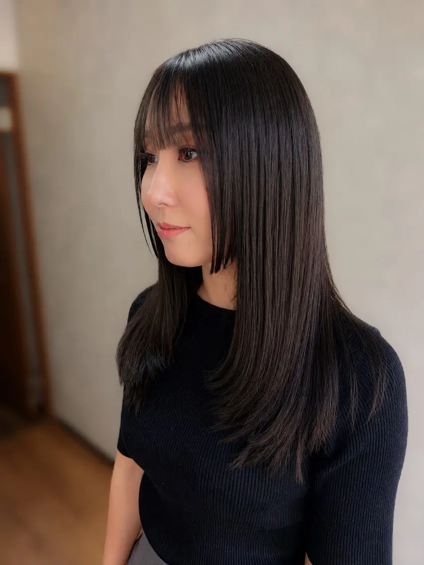 セミロング カラー アッシュ アッシュブラウン ブラウンカラー レイヤーカット ローレイヤー 柏 康孝のヘアスタイル