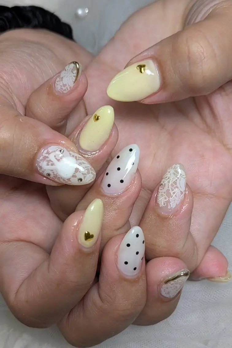 ネイル ドット レース 黄色 ハンドネイル m&pPrivate nailsalonのネイルデザイン