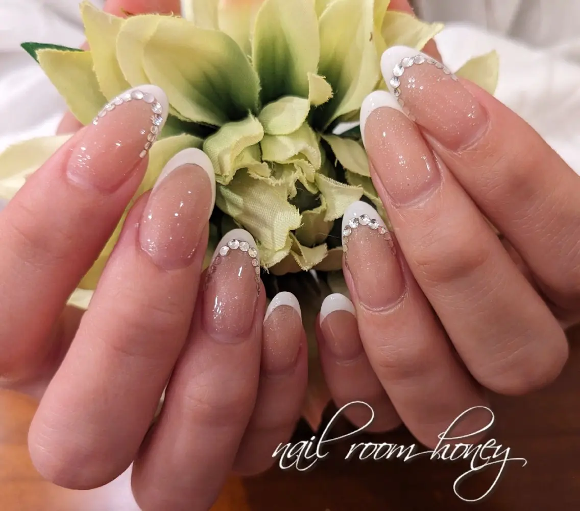 ネイル フレンチネイル ジェルネイル スカルプネイル ブライダルネイル nail room  honeyのネイルデザイン