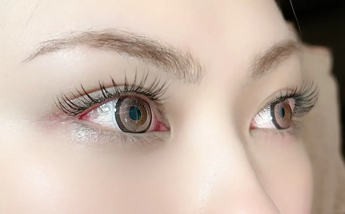 🌟ミニモ価格🌟【パリエク】パリジェンヌ+マツエク(フラットラッシュ)100本💋 ※注意事項ご確認ください⚠️の写真