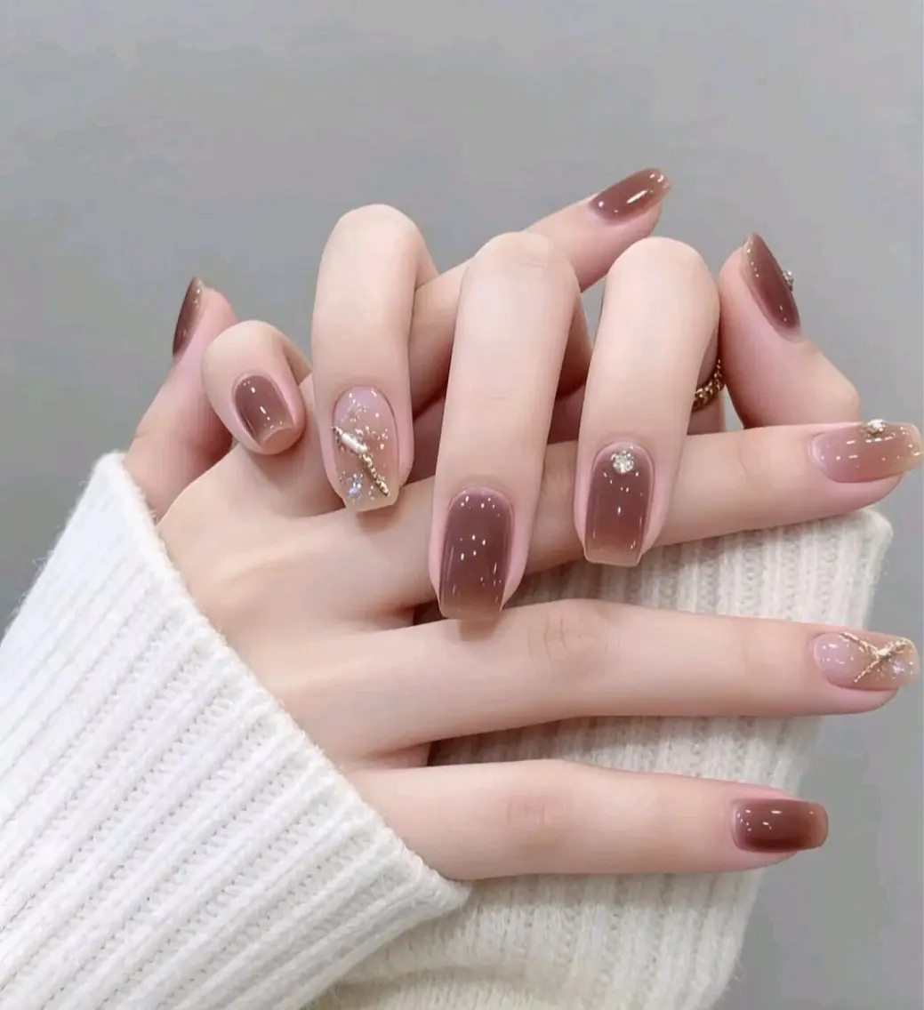 ネイル フットネイル フレンチネイル ジェルネイル キラキラネイル 韓国ネイル ハンドネイル sorako nailのネイルデザイン