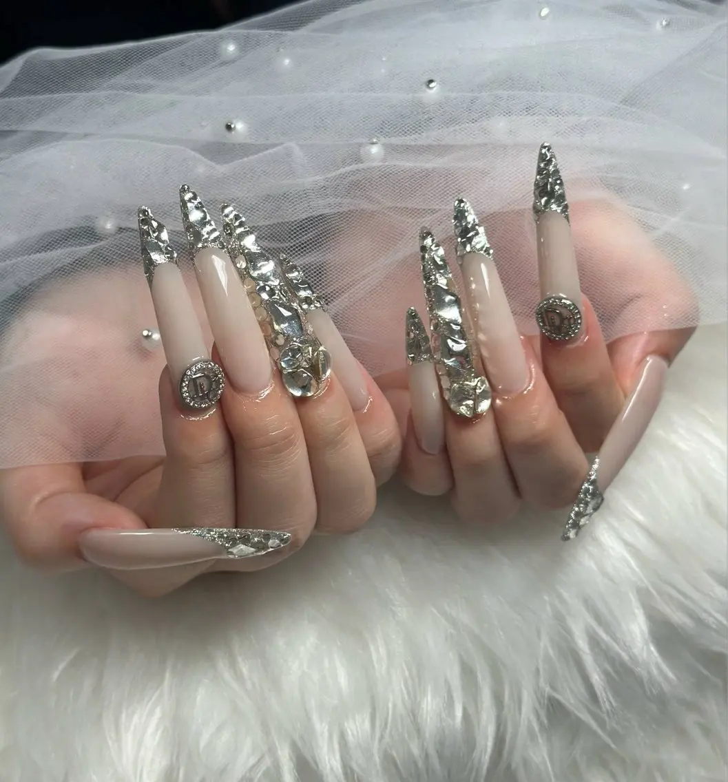 ネイル フレンチネイル ジェルネイル ガラスフレンチ ハロウィン ハート ハンドネイル H.baby Nail Salonのネイルデザイン