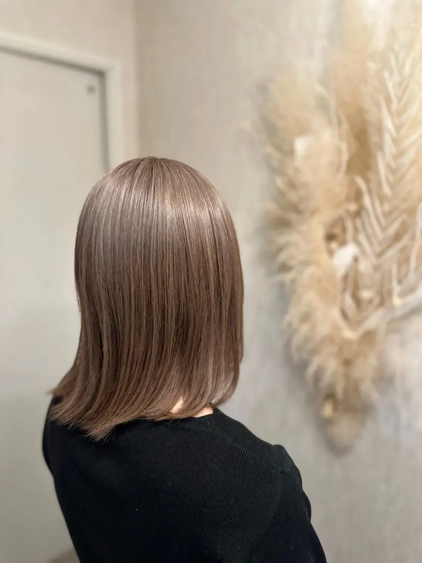 ミディアム カラー 西安 優香のヘアスタイル