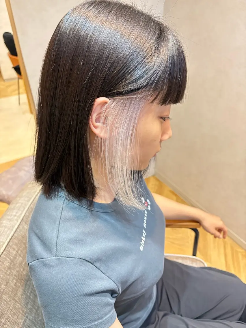 ミディアム カラー イヤリングカラー カット ヘアカラー トリートメント newi大分/ 磯部栞里／艶感カラーのヘアスタイル