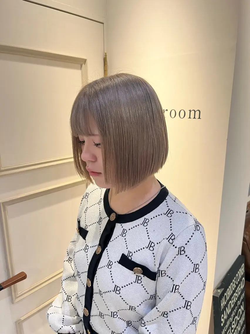 ショート アッシュ ヘアカラー トリートメント 川越 輝梨奈のヘアスタイル