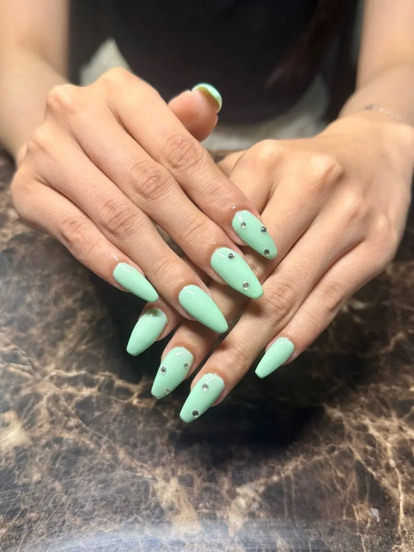 ネイル ハンドネイル IROHA NAIL 美優のネイルデザイン