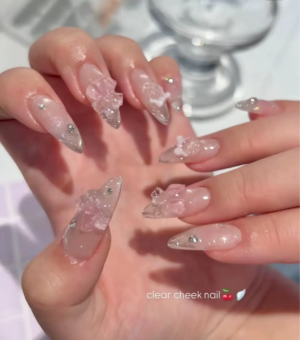 ネイル 長さ出し キラキラネイル 韓国ネイル ロングネイル ワンホンネイル ハンドネイル Josie nail salonのネイルデザイン
