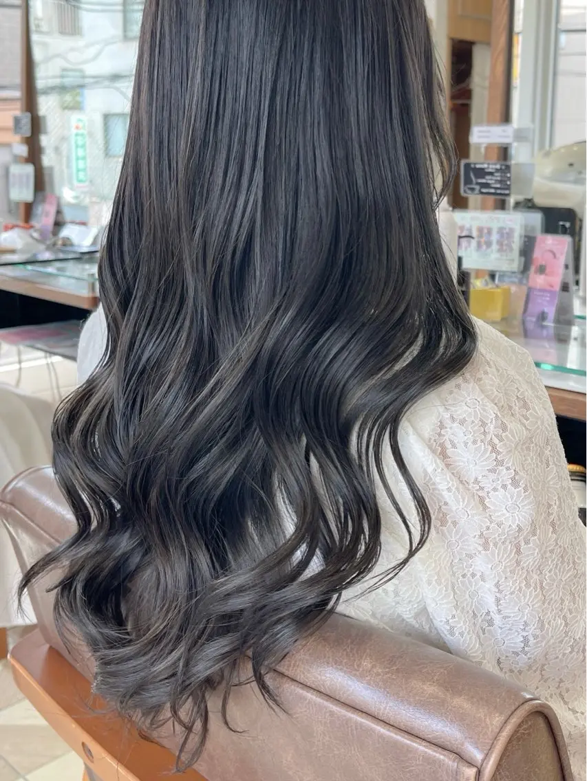 ロング カット ヘアカラー トリートメント やまだ まいのヘアスタイル