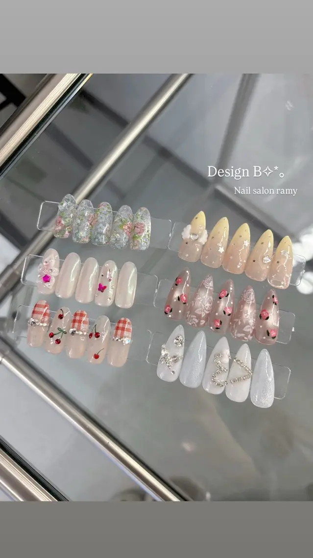 【design B】フレンチネイル（ベースカラー込み）orサンプルの中からお選びいただくコース🌟お色味変更可能です🉑の写真