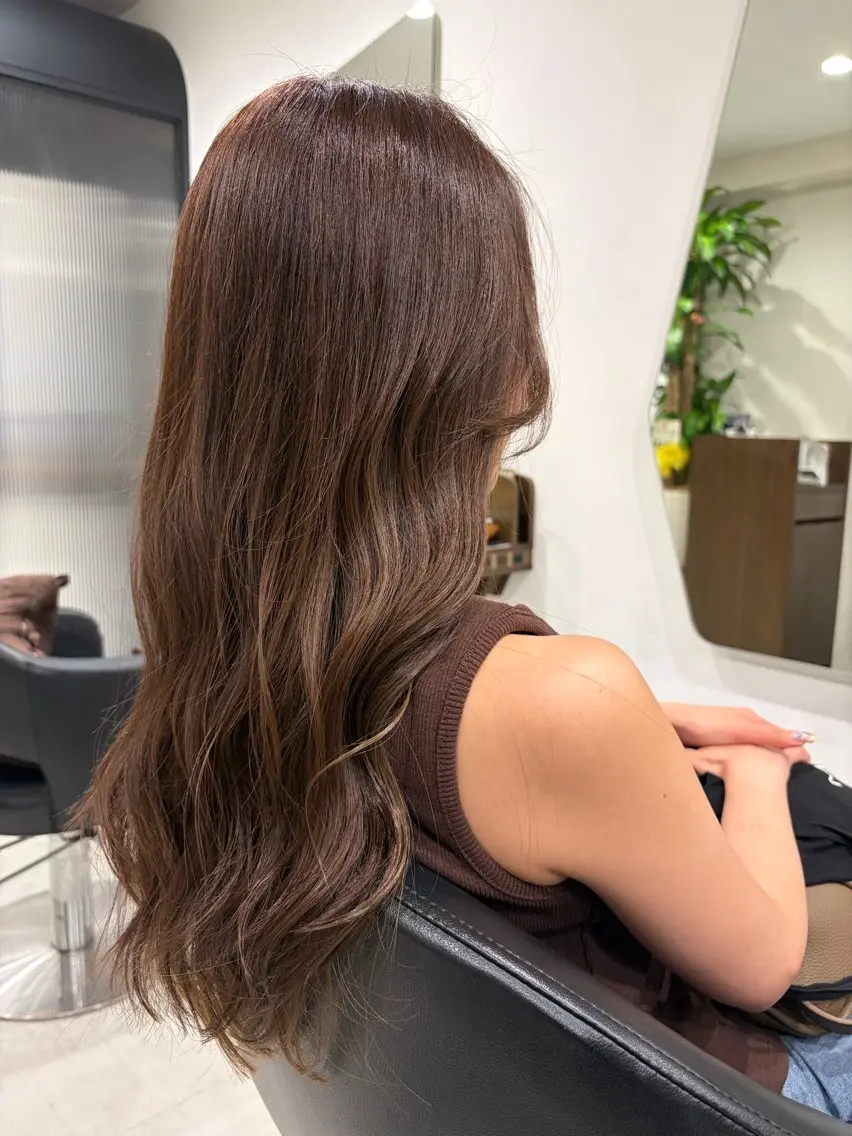 ロング くびれヘア 顔まわりレイヤー 顔周りカット 髪質改善 くびれレイヤー カット ヘアカラー トリートメント 銀座/髪質改善/ 艶カラー/岸田佳祐のヘアスタイル