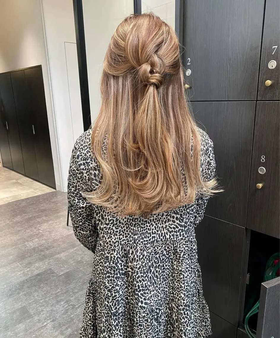 ロング ヘアアレンジ ハーフアップ mao | 柔らか艶カラー🫧のヘアスタイル
