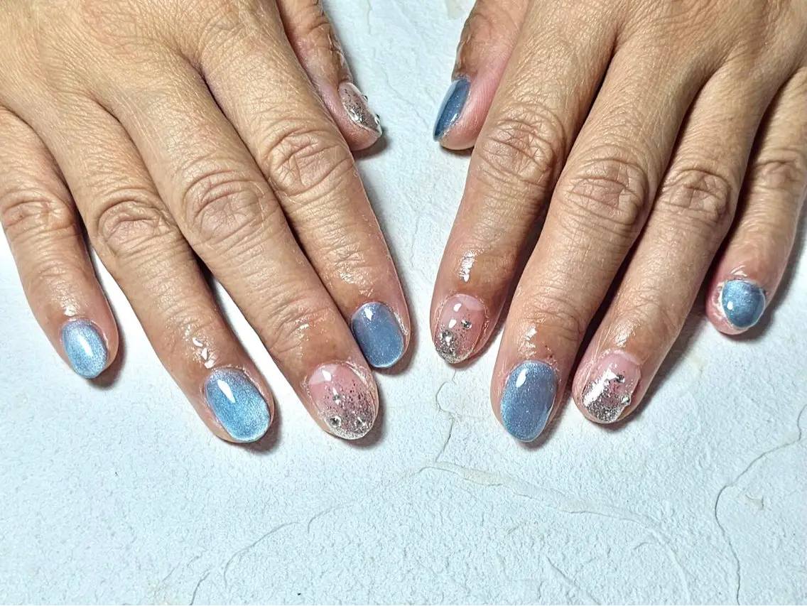 ネイル オーロラネイル フットネイル フレンチネイル ジェルネイル マグネットネイル ハンドネイル mogunail &blowのネイルデザイン