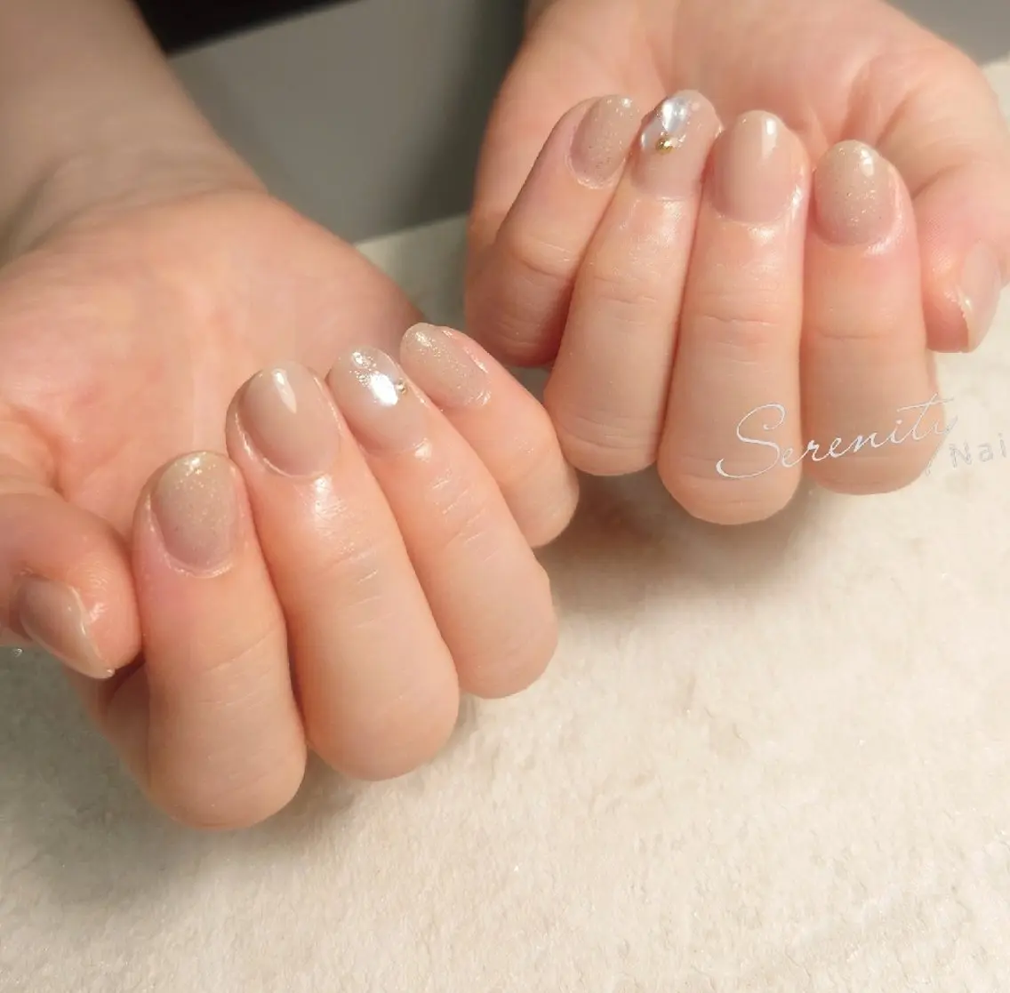 ネイル ブルー キラキラネイル オフィスネイル ピンク シンプルネイル ハンドネイル nail  serenityのネイルデザイン