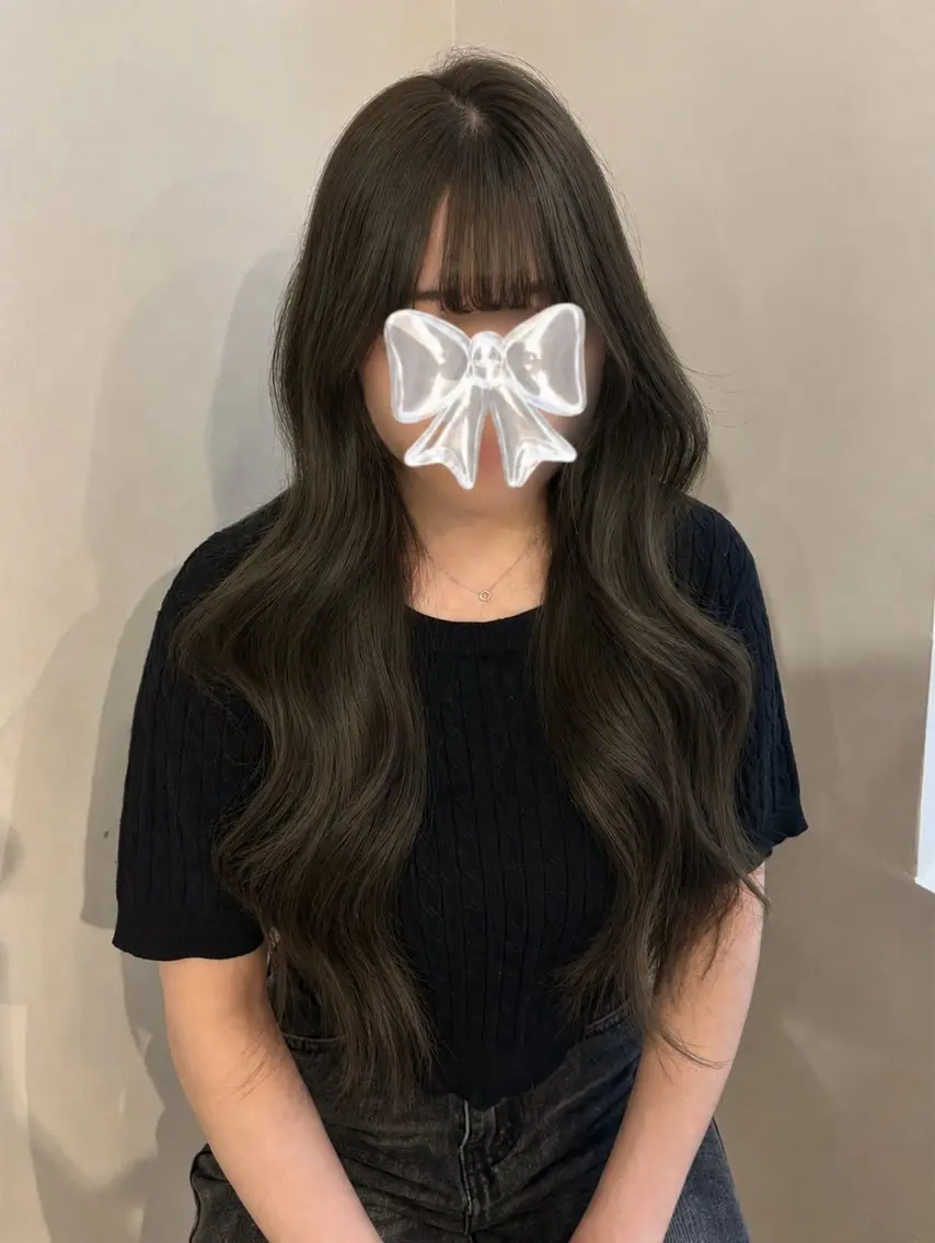 ロング カラー ブリーチ ダブルカラー グレージュ オリーブグレージュ オリーブグレー 内川 楓子のヘアスタイル