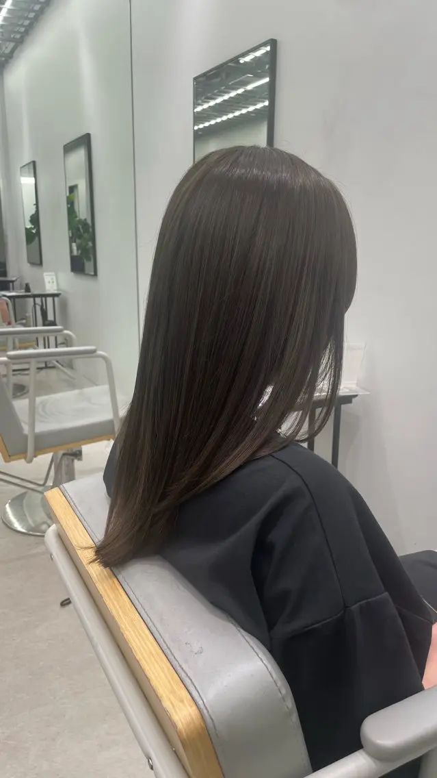 ロング 丸岡 成穂のヘアスタイル