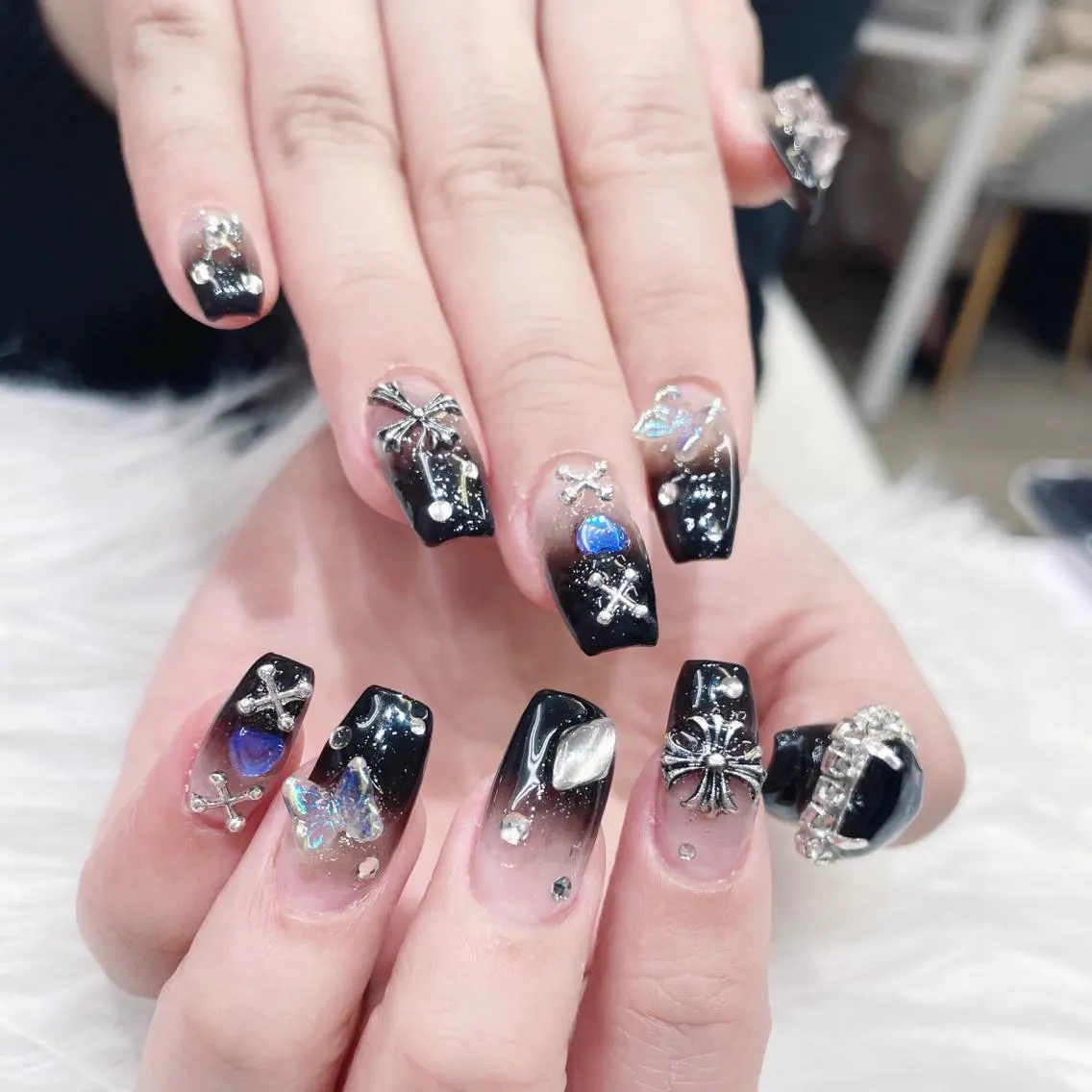 ネイル クリアネイル フラワーネイル グラデーション キラキラネイル マグネットネイル ハンドネイル princess スカルプ専門店のネイルデザイン
