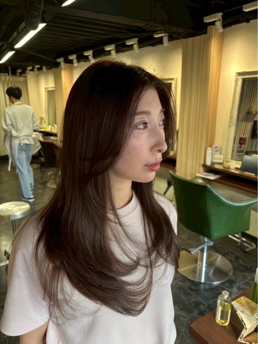 ロング 顔周りカット レイヤーカット カット 脇部 亜梨沙のヘアスタイル