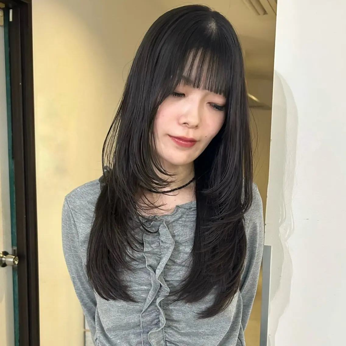 ロング カラー ブリーチ 透明感カラー ダブルカラー ブリーチなしカラー 顔まわりレイヤー カット ヘアカラー トリートメント nonoka オリーブ/レイヤーのヘアスタイル