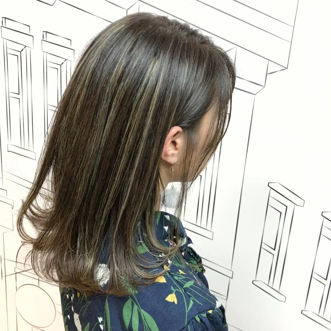 ミディアム カラー グレージュ ハイライトカラー 外国人風カラー ハイライト レイヤー⭐️カラー ⭐️平川雅史のヘアスタイル