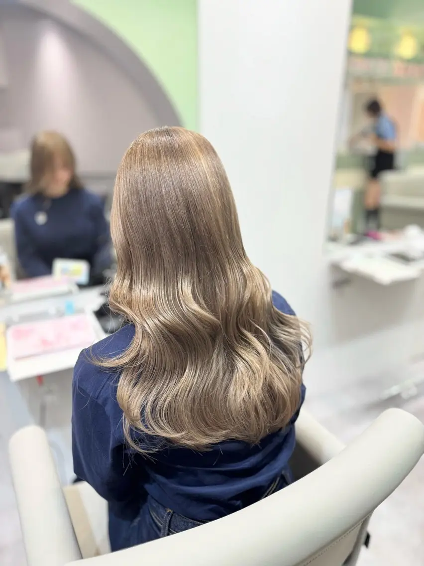 ロング カラー amane໒꒱うる艶 ブリーチ透明感カラーのヘアスタイル