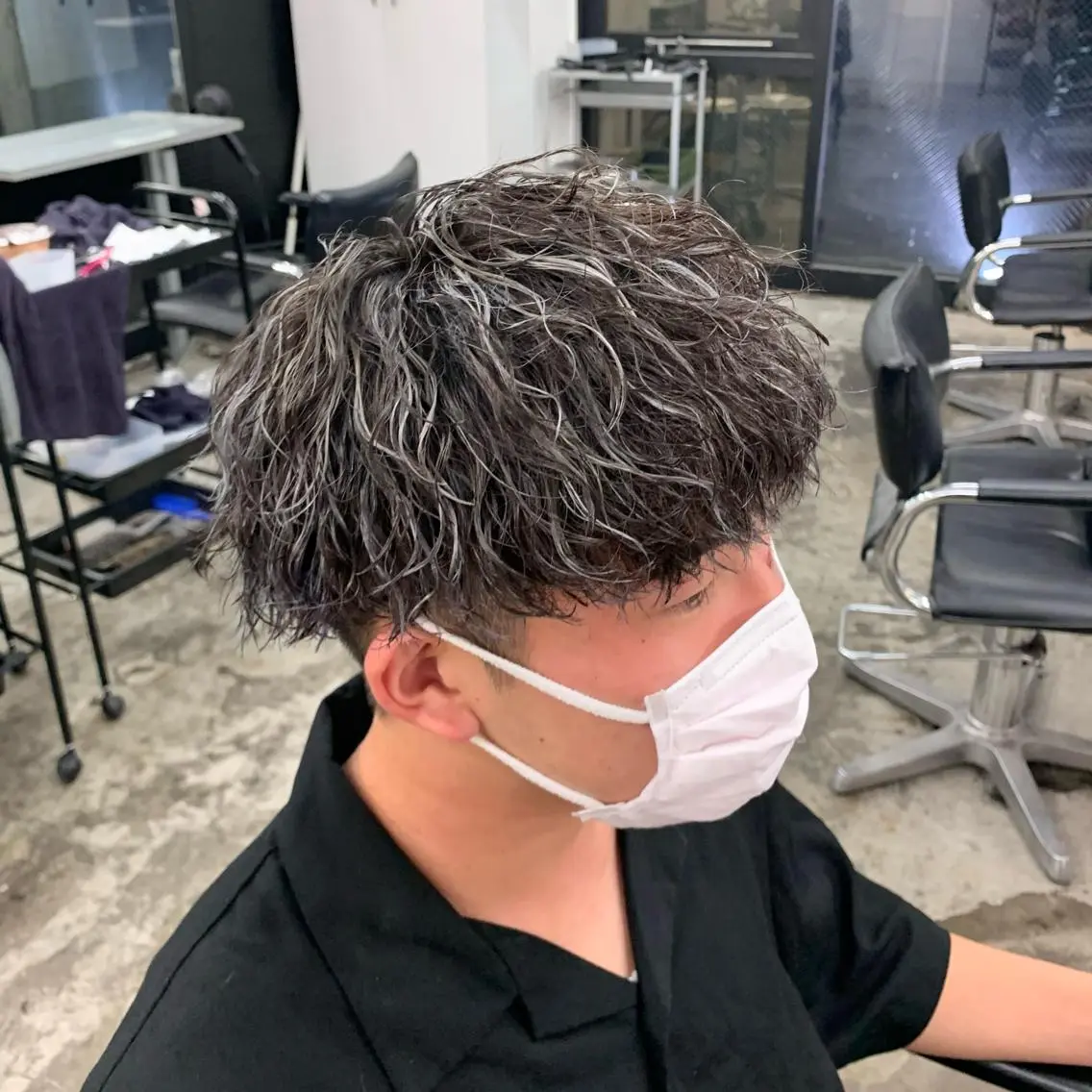 ショート カラー パーマ メンズ メンズハイライト ハイライトカラー ハイライト カット ヘアカラー パーマ メンズ特化美容師/ 藤戸 椋のヘアスタイル